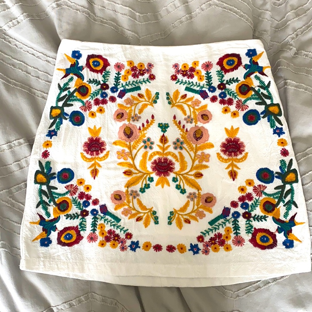 Embroidered skirt